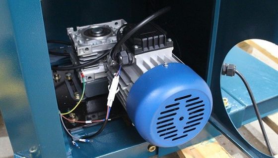 Wrapping Machine for Plastic Packaging Material on Pallets and Stretch Film Strapping
