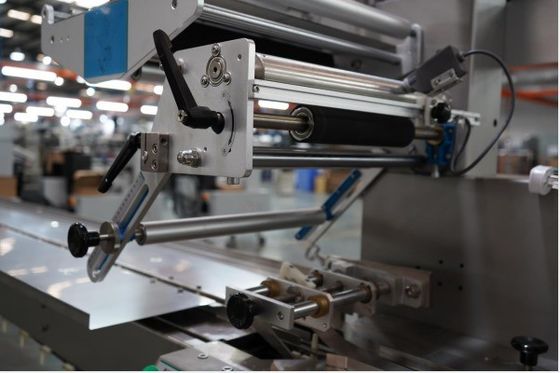 Packaging Material Paper Automatic Flow Wrapping Machine for Biscuit Bread Small Cake